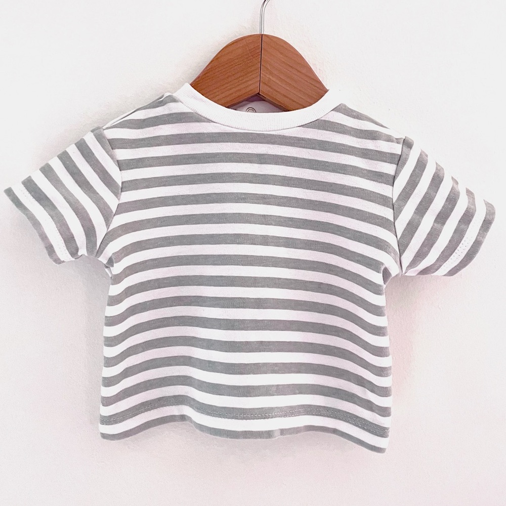 7/$21💥Little Me Unisex Striped Tee, Cool Gray & White, Crew Neck, Back Snaps